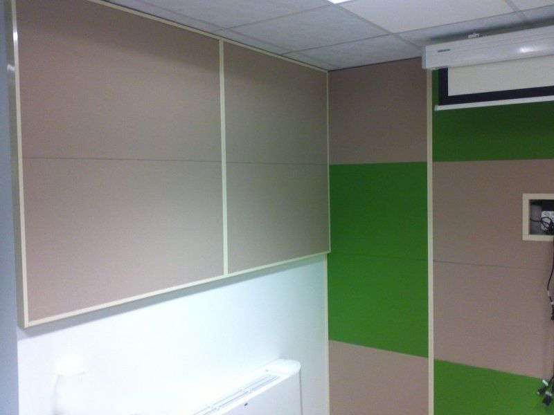 Инсталација на акустични панели во канцелариите на Cisco 